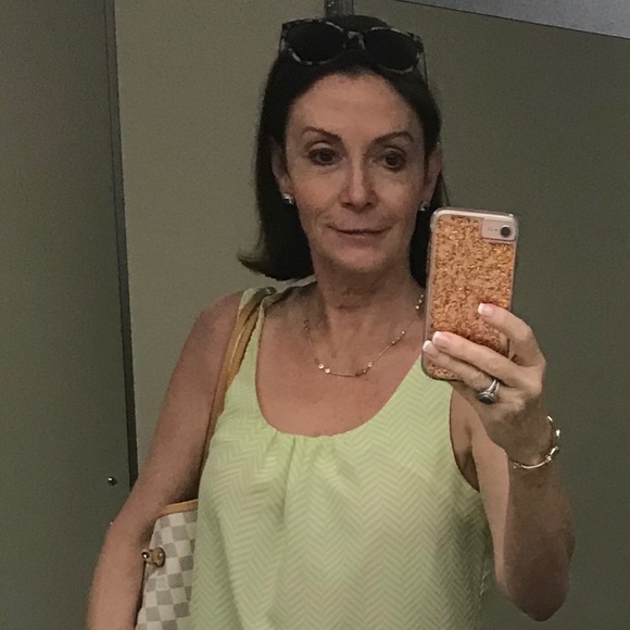 Meet your Posher, Jackie - Picture 2 of 4